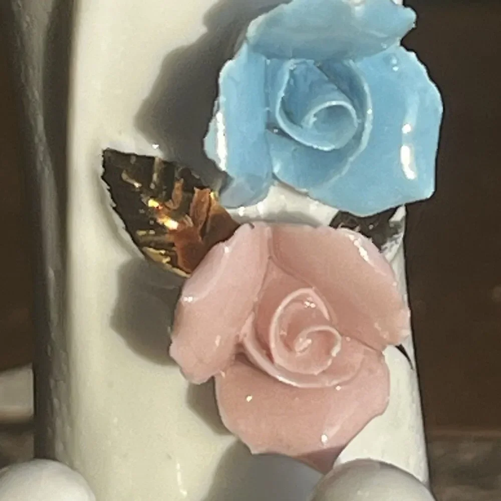 VTG Shiah Yih Porcelain Vase- Doves & Applied Blue/Pink Flowers- Gold Trim 6.5”